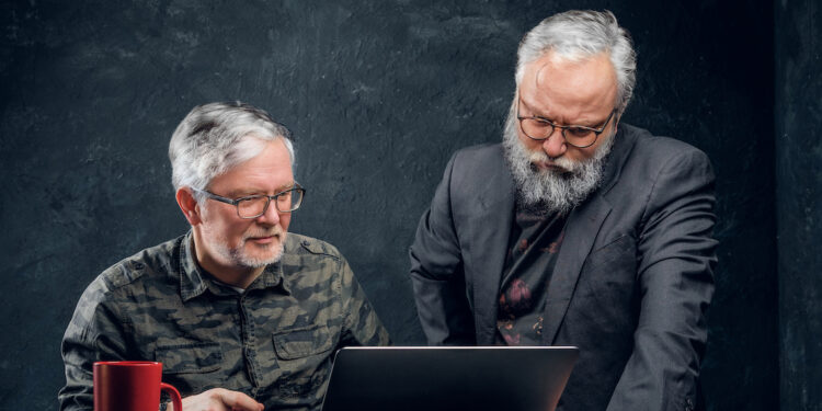 ທຸລະກິດກ່ອນບຳນານ